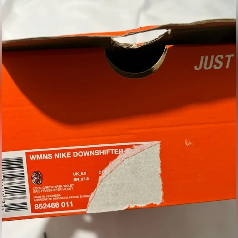 Nike Downshifter 7 Women’s Running Shoes sneakers gray and pink size 9W‎